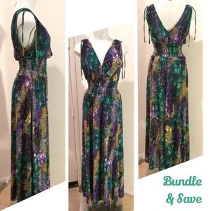 🎉 HOST PICK 🎉 Snake Print Maxi Dress