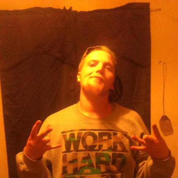 Meet your Posher, Alex