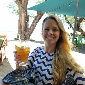 Meet your Posher, Lauren