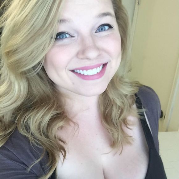 Meet your Posher, Whitney