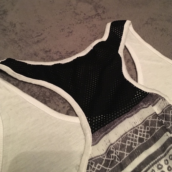 Womens medium graphic tank. Mesh/sheer tribal back - Picture 3 of 3