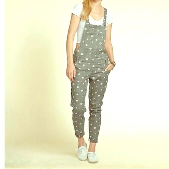 Hollister aztec print gray overalls