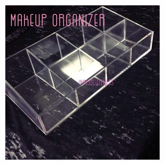 2 Clear Makeup Organizer