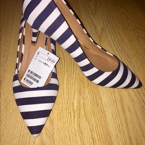 H&M navy and white office pump