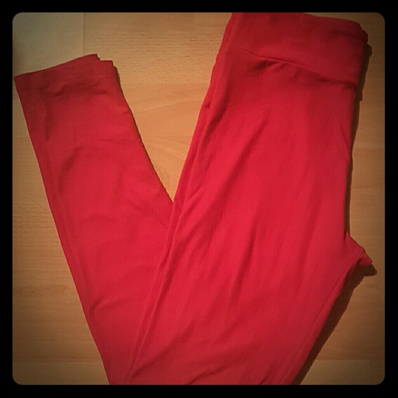 LuLaRoe OS Leggings in RED??