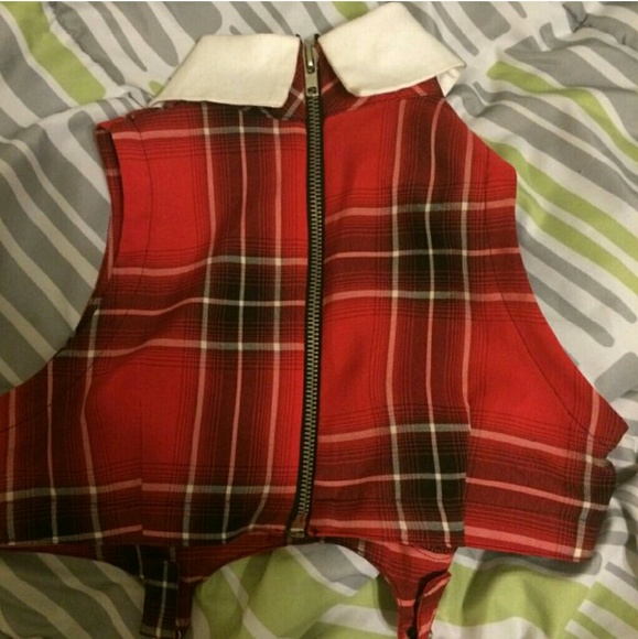 Deandri Plaid Top - Picture 2 of 2