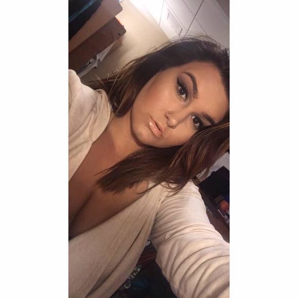 Meet your Posher, Reagan joelle - Picture 2 of 2