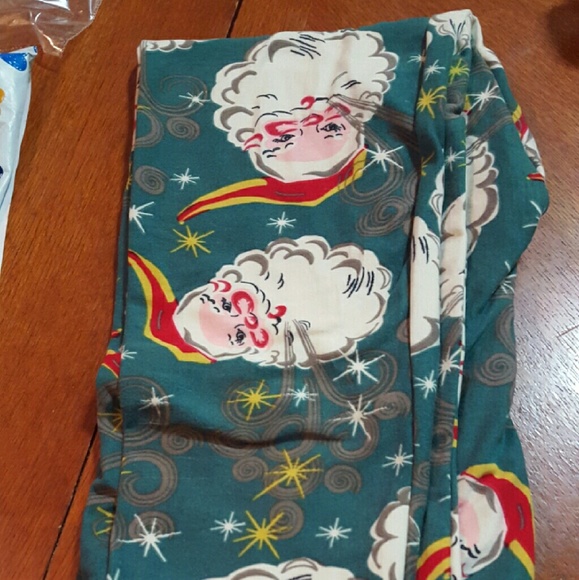 Lularoe OS Santa Christmas leggings