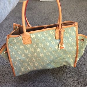 Dooney & Bourke