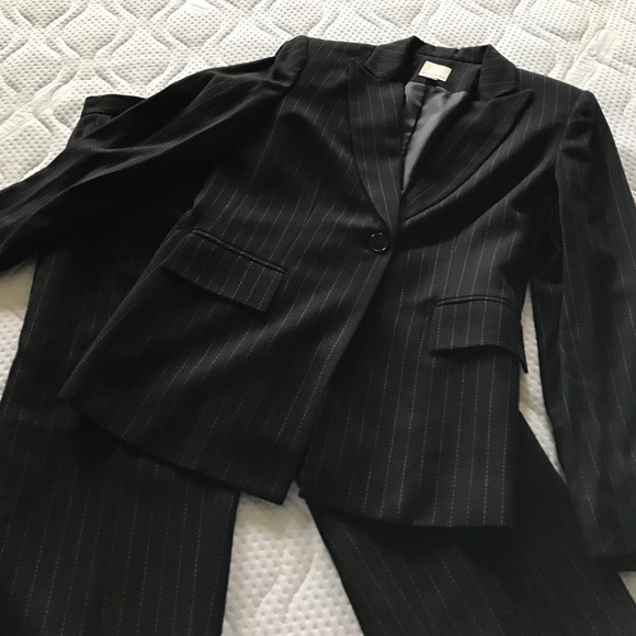 Anne Klein Black pinstriped suit