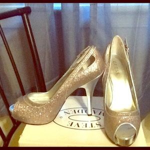 High Heel peep toe shoes size 10!💋.  Worn once