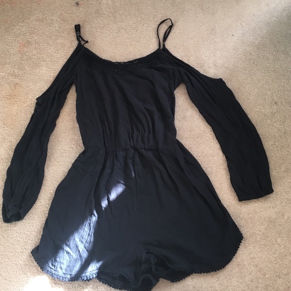 Open shoulder romper