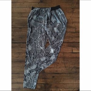🔥Snake skin harem pants