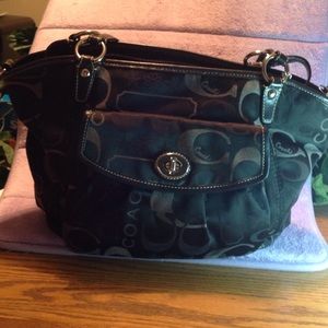 Coach Handbag/snap front Pocket/slip back pocket