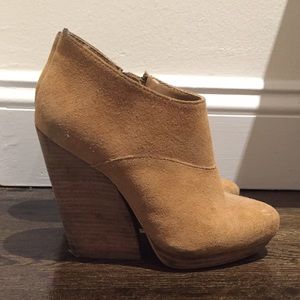 Tan suede heeled booties - Size 5.5