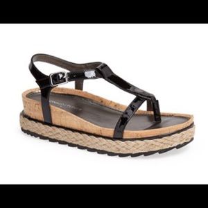 Donald J Pliner size 8 wedge sandal, black