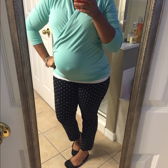 Cute wrap maternity top - Picture 1 of 1