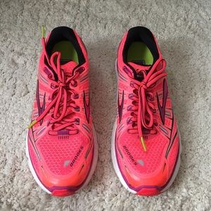 Brooks running shoe size 8B
