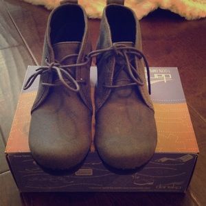 Dansko crepe Chukka bootie