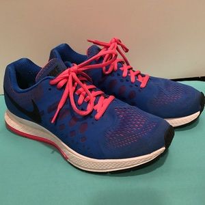 Nike Women's Pegasus 31 Running Shoes.