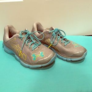 Women's Under Armour Tennis Shoes.