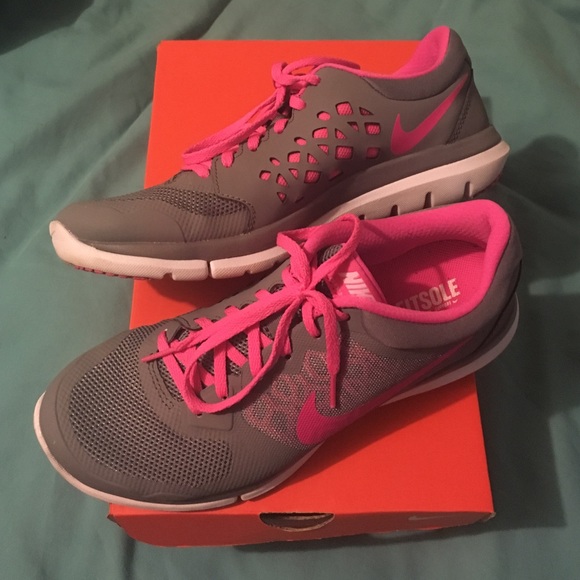 Nike tennis shoes