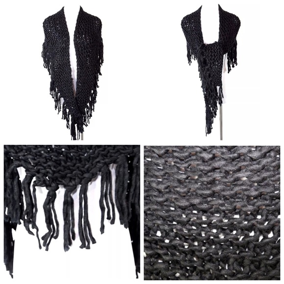 Black Chunky Triangle Scarf - Picture 4 of 4