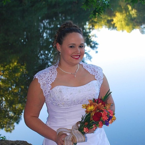 Meet your Posher, Tiffany - Picture 4 of 4