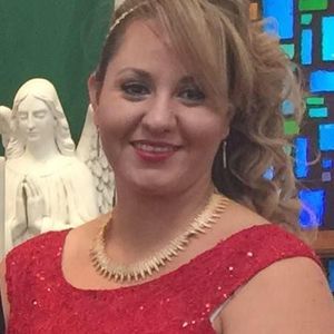 Meet your Posher, Elia