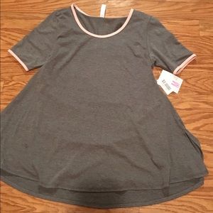 Lularoe Medium perfect T