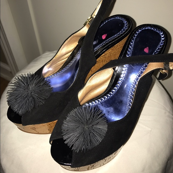 Unique Black Wedge Sandal - Picture 2 of 3