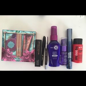 Cosmetic sample bundle
