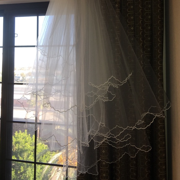 New DAVIDS Bridal multi tier fingertip length veil main image 3