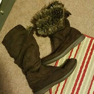 Brown calf furry inside boots