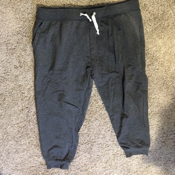 GREY SWEATPANTS MID CALF XL