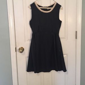 *WEEKEND FLASH DEAL* Simple lace neck dress