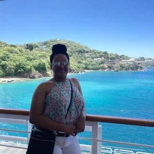 Meet your Posher, Alexis