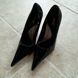 Black pointy patent heels