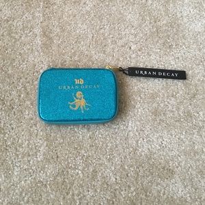 Urban decay eyeshadow palette - never used