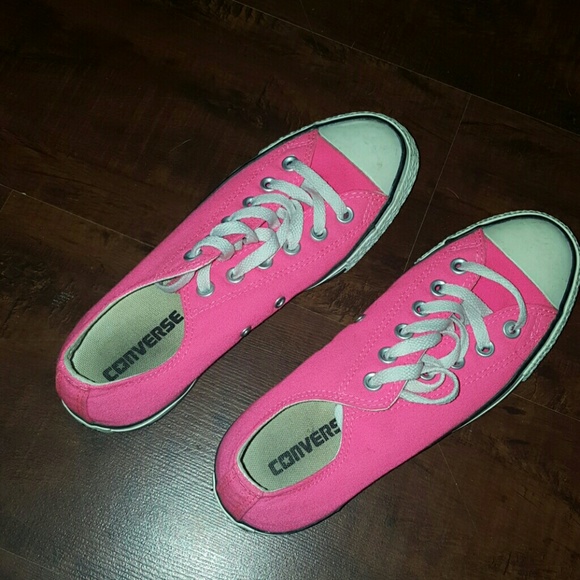 They are more hot pink then this picture cute!