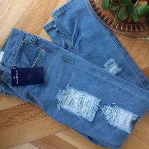 BNWT brandy melville: distressed boyfriend jeans