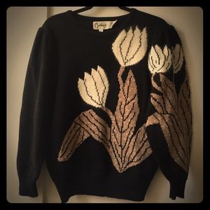 Lovely Vintage White Tulip Wool/Acrylic Sweater