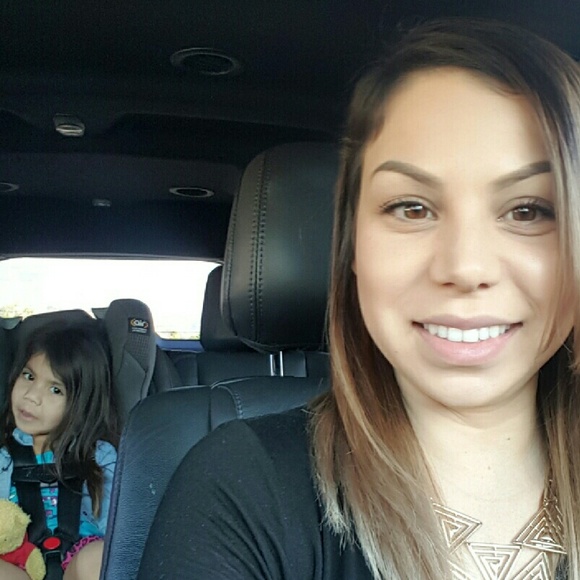 Meet your Posher, Lindee