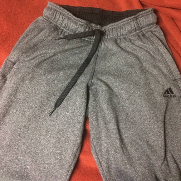 Confortable Adidas Sweatpants!!