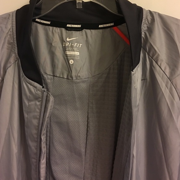 Nike running jacket - Picture 4 of 4