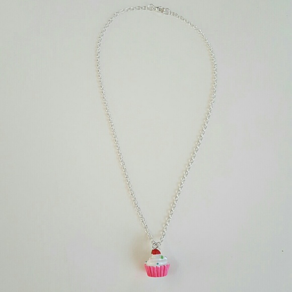 Strawberry Cupcake Jewlery Set - Picture 2 of 4