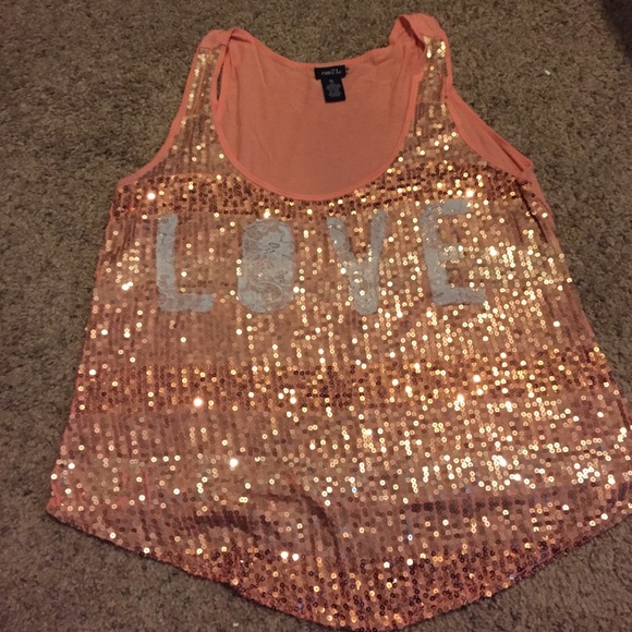🚫 SOLD 🚫 Sequined tank top