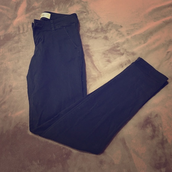 Hollister Chinos