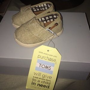 Toms Size 3T