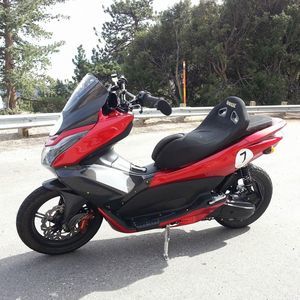 Meet your Posher, Troy